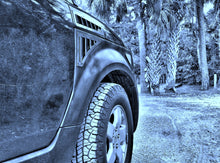 Load image into Gallery viewer, Axion Element Fender Vent Set